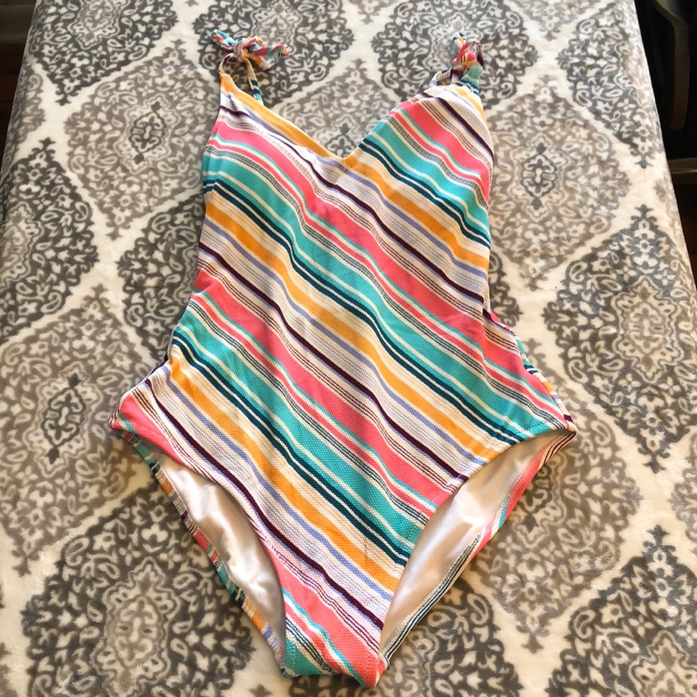 Size L Jessica Simpson One Piece Swimsuit